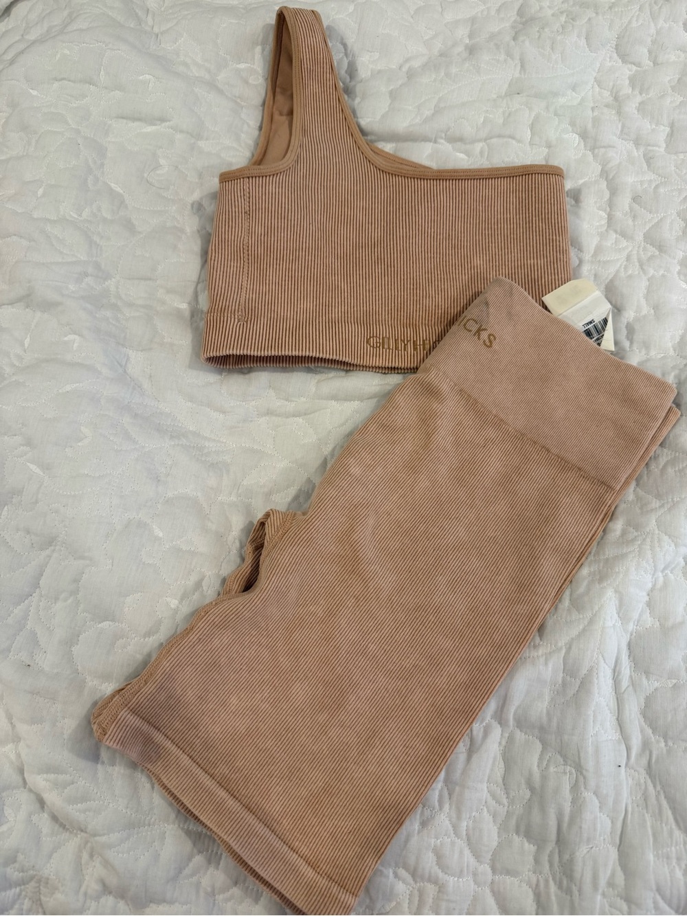 Gilly Hicks Seamless Set - Picture 3 of 5